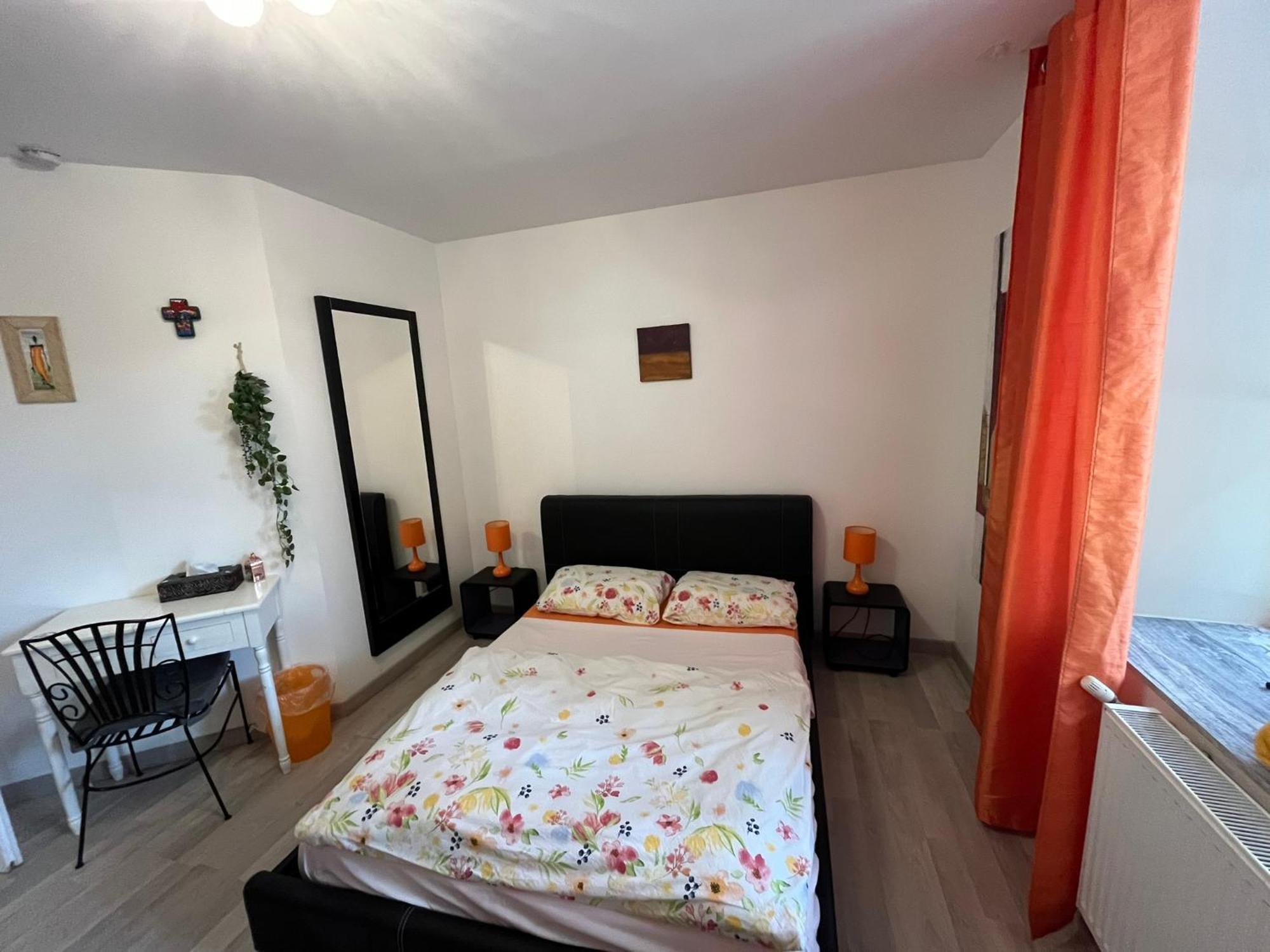 Couleurs De La Vie - Chambres D'Hotes Et Gite Cormatin Chambre photo