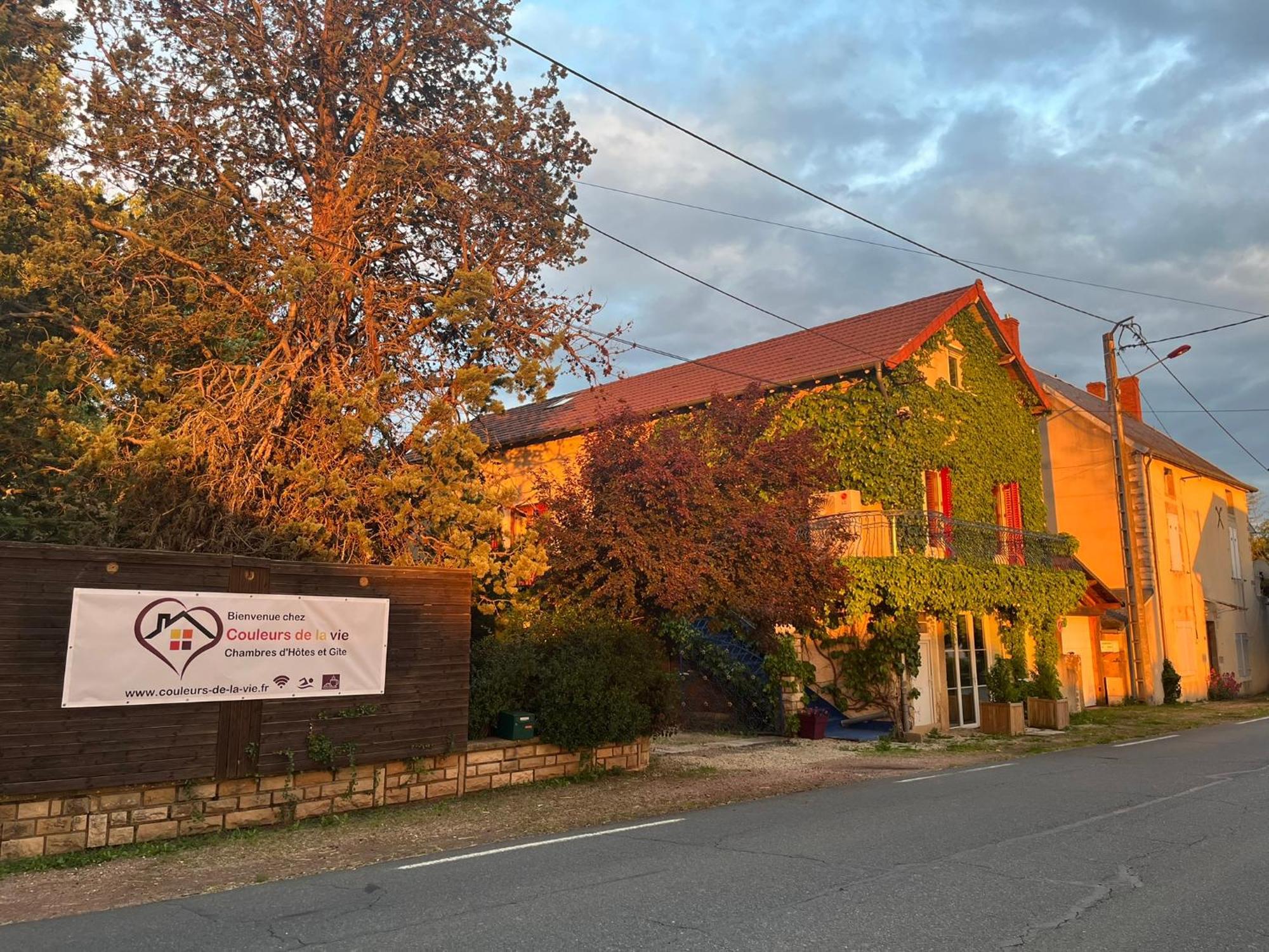 Couleurs De La Vie - Chambres D'Hotes Et Gite Cormatin Extérieur photo